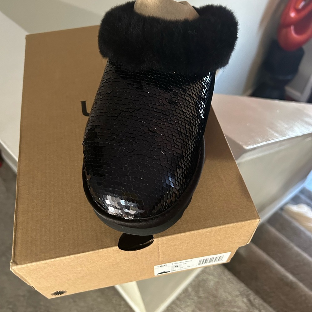 UGG Slides